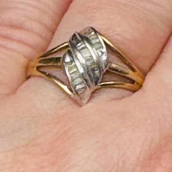 Marquis Style 10kt Gold Diamond Ring